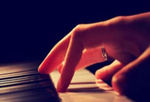 虎扑体育：勇士擒湖人4连胜 库里37+6勒布朗33+5+9.